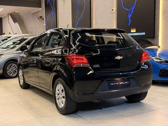 CHEVROLET-ONIX-2018
