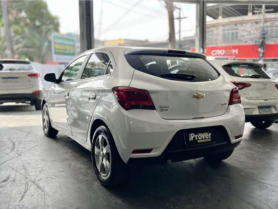 CHEVROLET-ONIX-2018