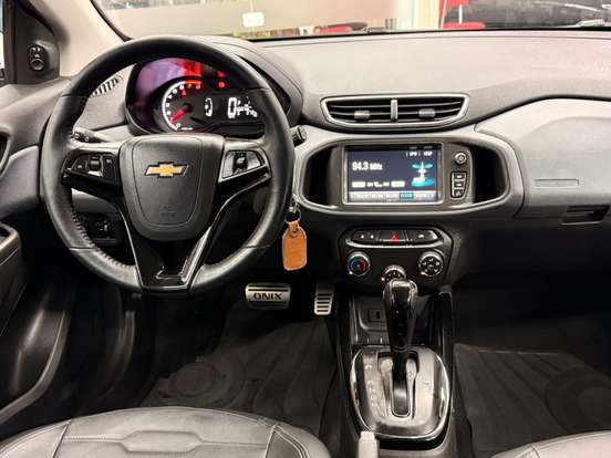 CHEVROLET-ONIX-2019