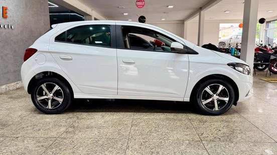 CHEVROLET-ONIX-2017