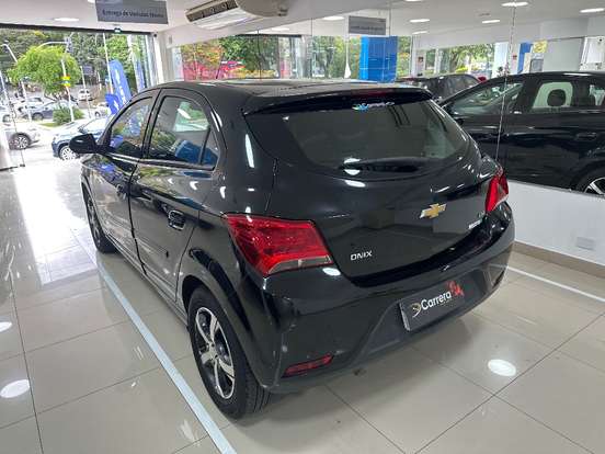 CHEVROLET-ONIX-2018