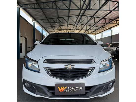 CHEVROLET-ONIX-2016