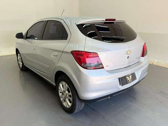 CHEVROLET-ONIX-2014