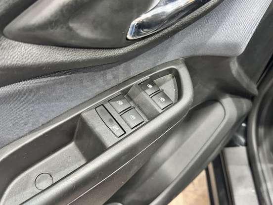 CHEVROLET-ONIX-2018