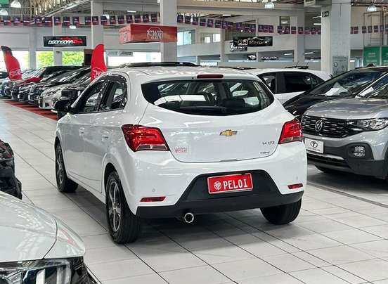 CHEVROLET-ONIX-2018