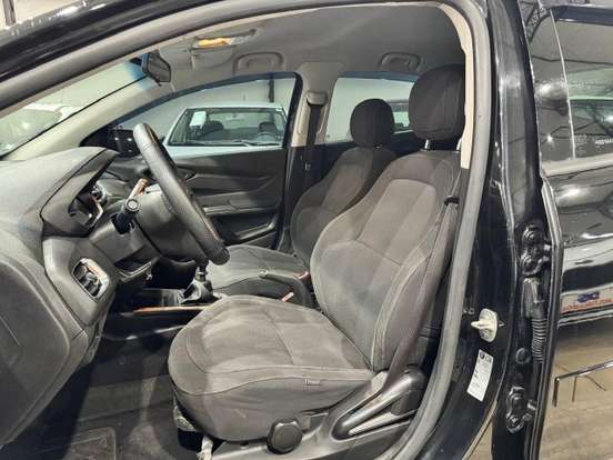 CHEVROLET-ONIX-2013