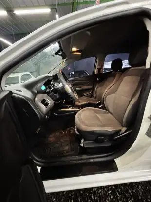 CHEVROLET-PRISMA-2014