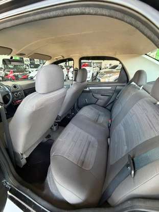 CHEVROLET-PRISMA-2010