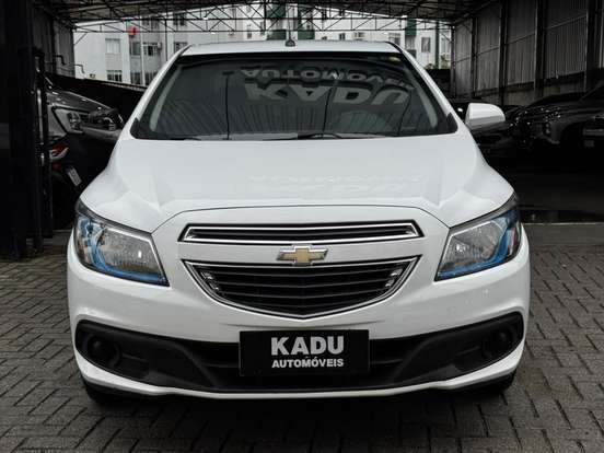 CHEVROLET-PRISMA-2014