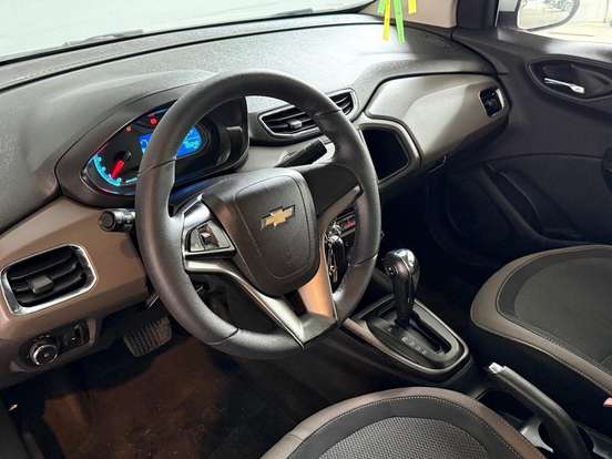 CHEVROLET-PRISMA-2013