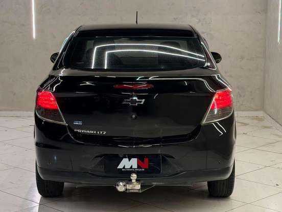 CHEVROLET-PRISMA-2014