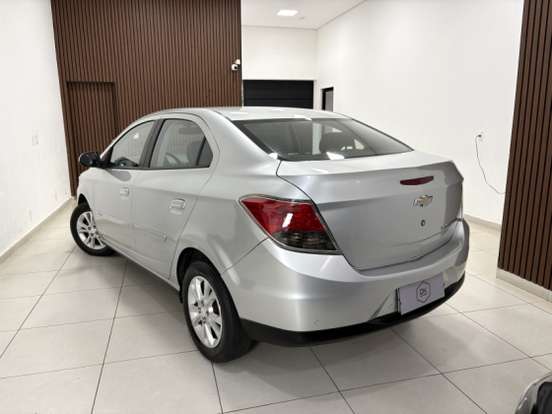 CHEVROLET-PRISMA-2014