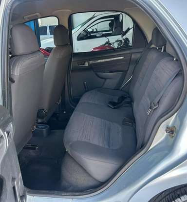 CHEVROLET-PRISMA-2010
