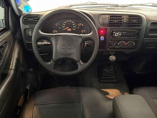 CHEVROLET-S10-2.4 MPFI 4X2 CD 8V GASOLINA 4P MANUAL CHEVROLET-S10-2002