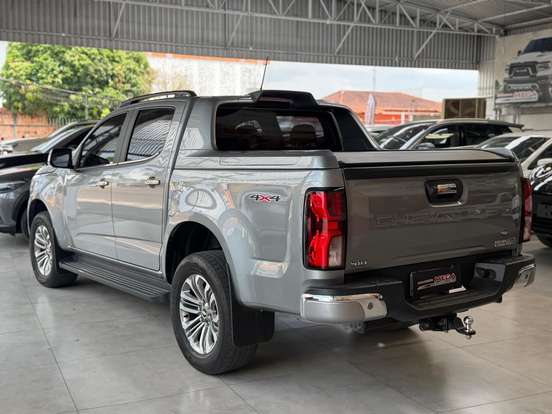 CHEVROLET-S10-2.8 16V TURBO DIESEL HIGH COUNTRY CD 4X4 AUTOMÁTICO CHEVROLET-S10-2025