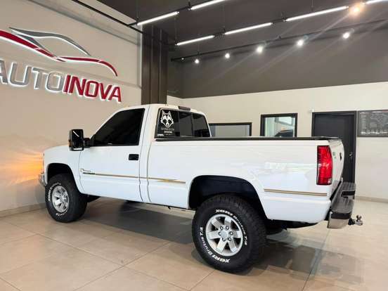 CHEVROLET-SILVERADO-2001