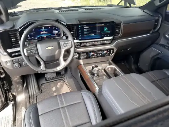 CHEVROLET-SILVERADO-5.3 V8 GASOLINA 1500 HIGH COUNTRY 4X4 AUTOMÁTICO CHEVROLET-SILVERADO-2024