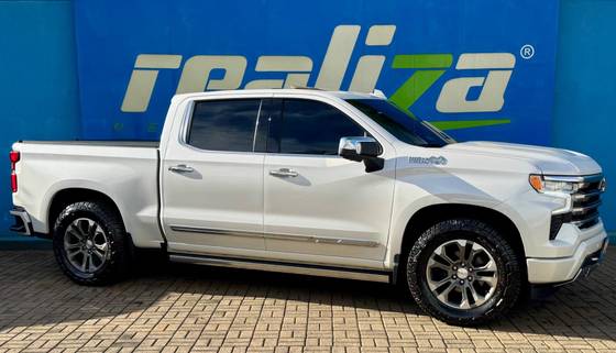 CHEVROLET SILVERADO 5.3 V8 GASOLINA 1500 HIGH COUNTRY 4X4 AUTOMÁTICO