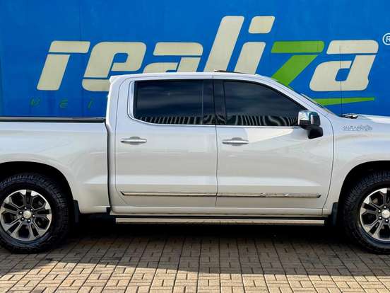 CHEVROLET-SILVERADO-5.3 V8 GASOLINA 1500 HIGH COUNTRY 4X4 AUTOMÁTICO CHEVROLET-SILVERADO-2023