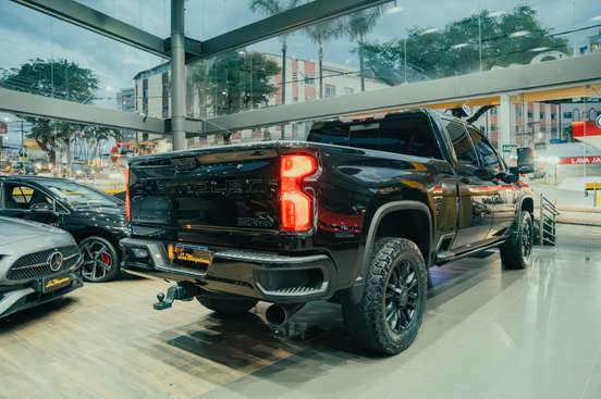 CHEVROLET-SILVERADO-6.6 V8 DURAMAX DIESEL 2500HD HIGH COUNTRY 4WD AUTOMÁTICO CHEVROLET-SILVERADO-2022