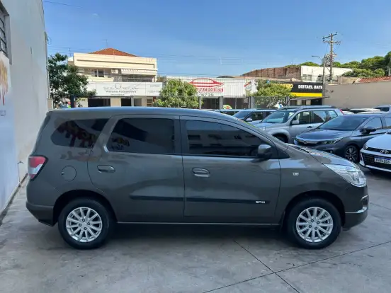 CHEVROLET-SPIN-2013
