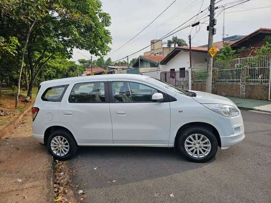 CHEVROLET-SPIN-2012