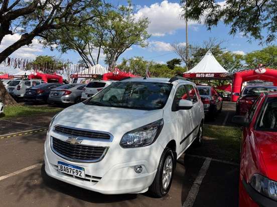CHEVROLET-SPIN-2015
