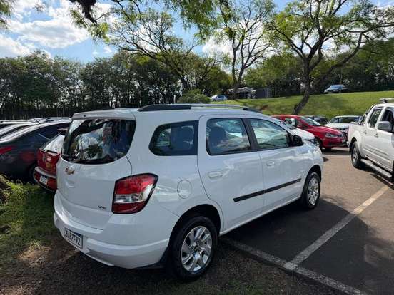 CHEVROLET-SPIN-2015