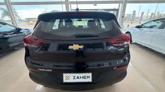CHEVROLET-TRACKER-2023