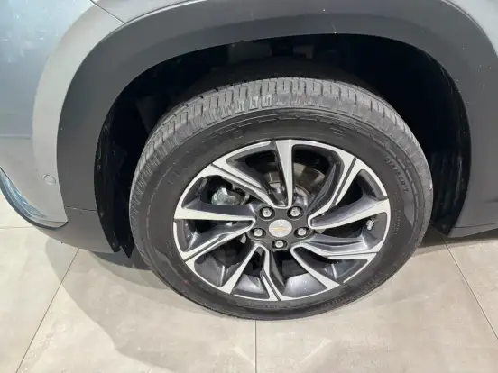 CHEVROLET-TRACKER-2025