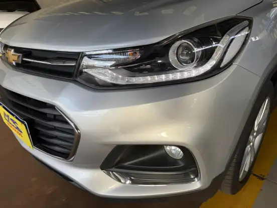 CHEVROLET-TRACKER-2018