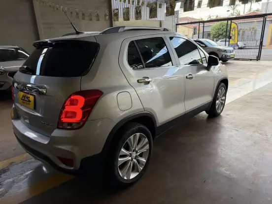 CHEVROLET-TRACKER-2018