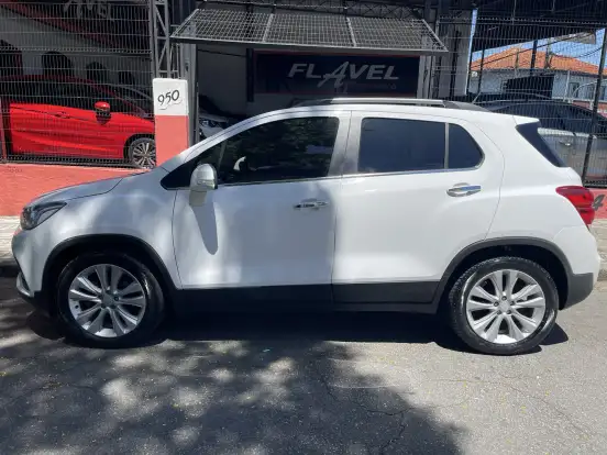 CHEVROLET-TRACKER-2018