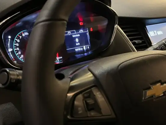 CHEVROLET-TRACKER-2018