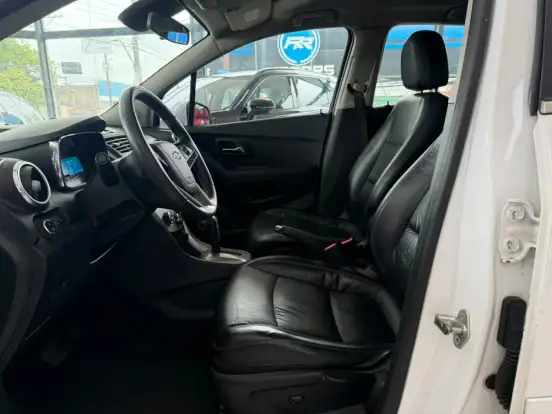 CHEVROLET-TRACKER-2013