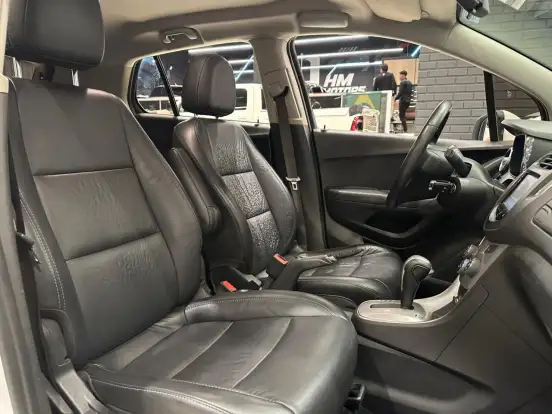 CHEVROLET-TRACKER-2015