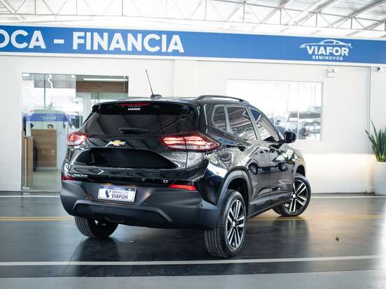 CHEVROLET-TRACKER-2024