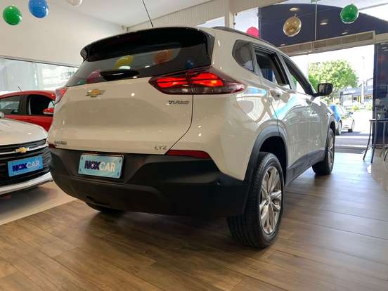 CHEVROLET-TRACKER-2023