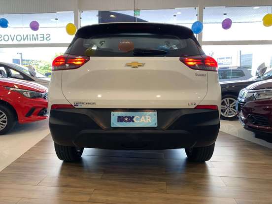 CHEVROLET-TRACKER-2023
