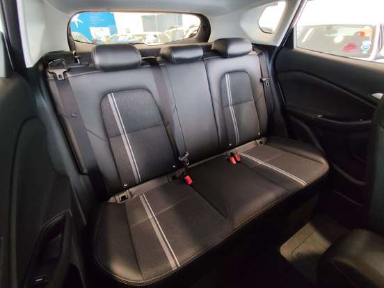 CHEVROLET-TRACKER-2023