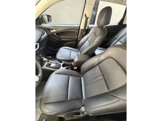 CHEVROLET-TRACKER-2021