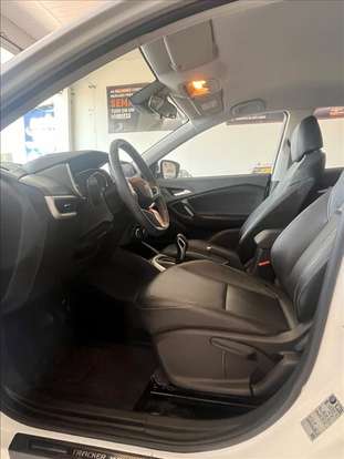 CHEVROLET-TRACKER-2025