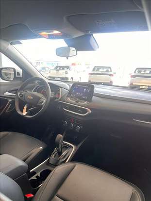 CHEVROLET-TRACKER-2025