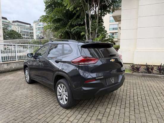 CHEVROLET-TRACKER-2023
