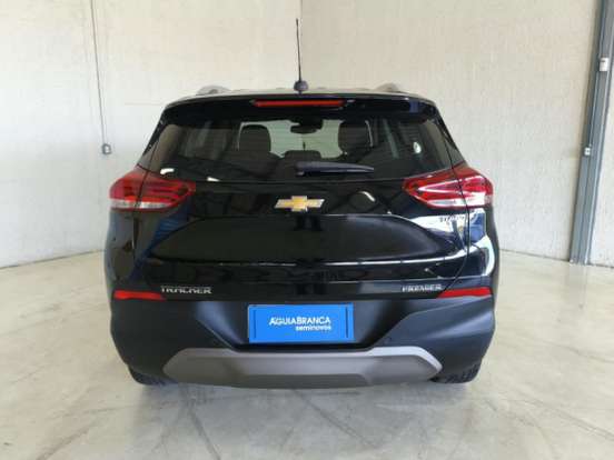 CHEVROLET-TRACKER-2024