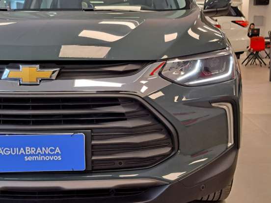 CHEVROLET-TRACKER-2025