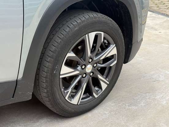 CHEVROLET-TRACKER-2025