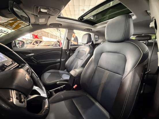 CHEVROLET-TRACKER-2021