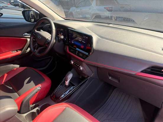 CHEVROLET-TRACKER-2025