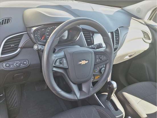 CHEVROLET-TRACKER-2019